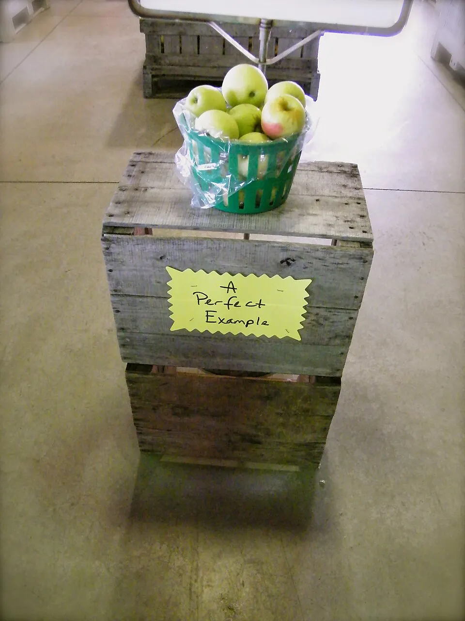 Äpfel in einem Behälter
